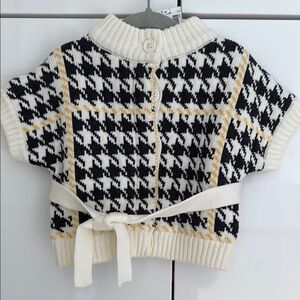 Stylish Black and White Houndstooth Sweater